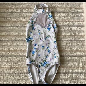 Eleve Adult small leotard